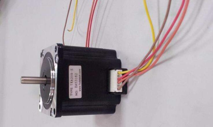 [步進(jìn)電機(jī)驅(qū)動器]步進(jìn)電機(jī)驅(qū)動器可以通過單片機(jī)控制脈沖信號帶嗎？